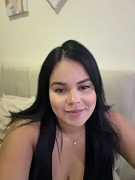 Snapshot of AliceStarshine chatting on June 8, 2:23 am AliceStarshine online show from June 8, 2:23 am