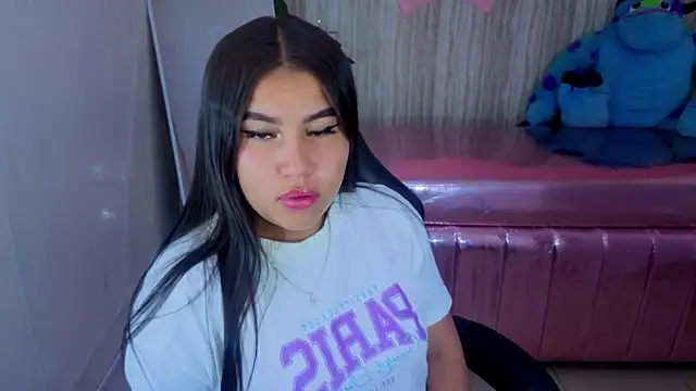 Snapshot of camila_gomez_t chatting on July 6, 8:33 pm camila gomez t online show from July 6, 8:33 pm
