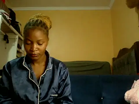 Snapshot of sexybaddie27 chatting on July 10, 3:25 pm sexybaddie27 online show from July 10, 3:25 pm