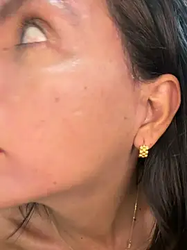 Snapshot of yuliethsanchez chatting on July 7, 3:20 am yuliethsanchez online show from July 7, 3:20 am