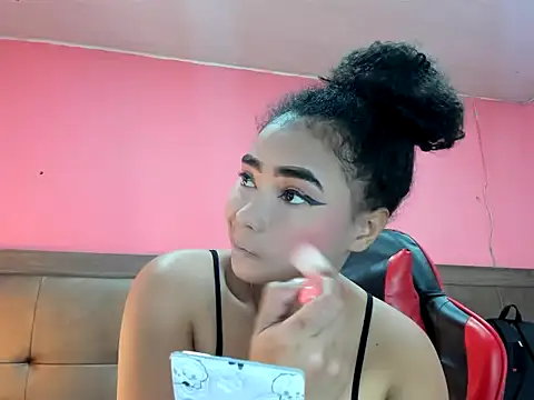 Naomi Moon  online show from July 11, 7:27 pm