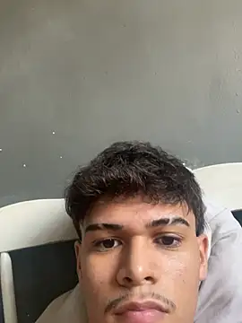Snapshot of guizada_carioca07 chatting on July 6, 1:08 pm guizada carioca07 online show from July 6, 1:08 pm