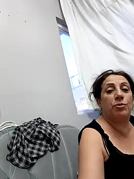 Snapshot of esineee chatting on July 6, 5:48 pm esineee online show from July 6, 5:48 pm