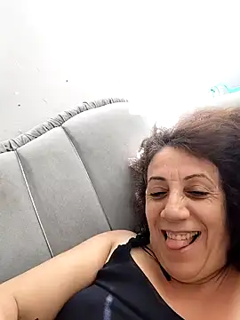 Snapshot of esineee chatting on July 14, 5:45 am esineee online show from July 14, 5:45 am