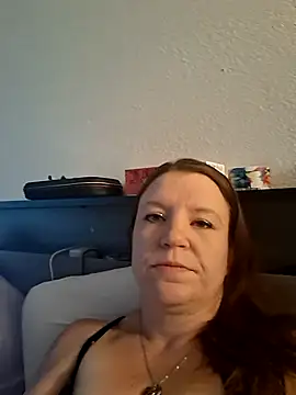 Snapshot of 420Gal7597 chatting on July 13, 12:35 am 420Gal7597 online show from July 13, 12:35 am