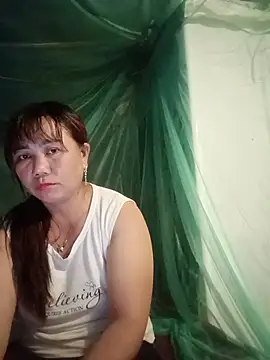 Snapshot of Mai-lingg chatting on July 8, 2:54 pm Mai-lingg online show from July 8, 2:54 pm