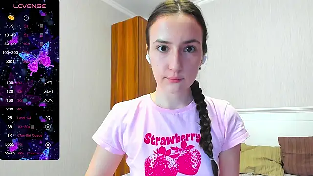 Snapshot of Pink_Soda2 chatting on July 10, 6:07 am Pink Soda2 online show from July 10, 6:07 am