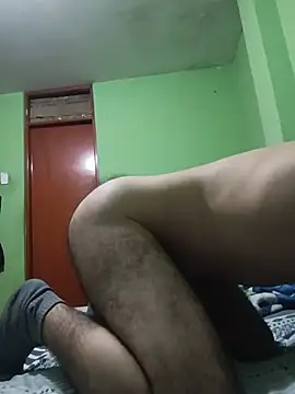 Snapshot of L915 chatting on July 24, 11:08 am L915 online show from July 24, 11:08 am