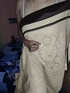 Snapshot of Suba_tamil_couples chatting on August 3, 8:01 pm Suba tamil couples online show from August 3, 8:01 pm