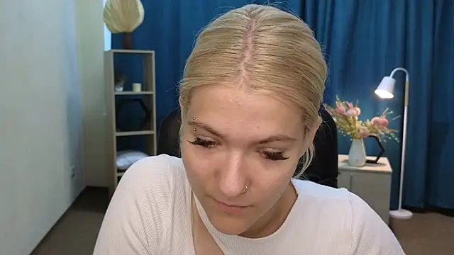 Snapshot of CammyYoula chatting on July 10, 4:06 am CammyYoula online show from July 10, 4:06 am