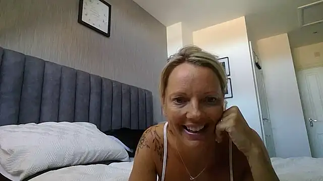 SexpotPolly online show from July 11, 8:39 am