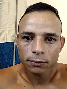 Snapshot of davidflz95 chatting on July 13, 6:33 pm davidflz95 online show from July 13, 6:33 pm