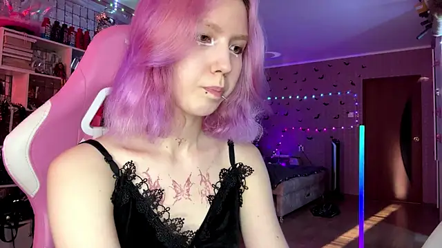 Snapshot of lonely_bunny chatting on July 12, 2:30 pm lonely bunny online show from July 12, 2:30 pm