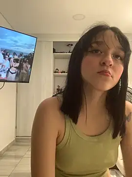 ruemi rose online show from July 26, 12:30 am
