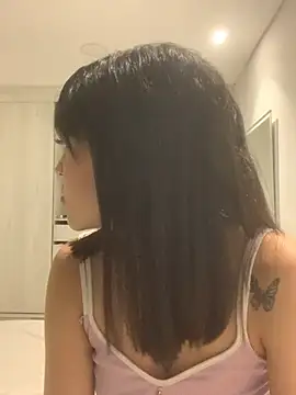 ruemi rose online show from July 30, 2:10 am