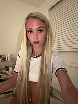 Snapshot of summerblue_ chatting on July 11, 10:11 pm summerblue online show from July 11, 10:11 pm