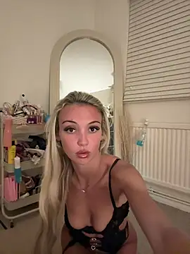 Snapshot of summerblue_ chatting on July 20, 9:50 pm summerblue online show from July 20, 9:50 pm