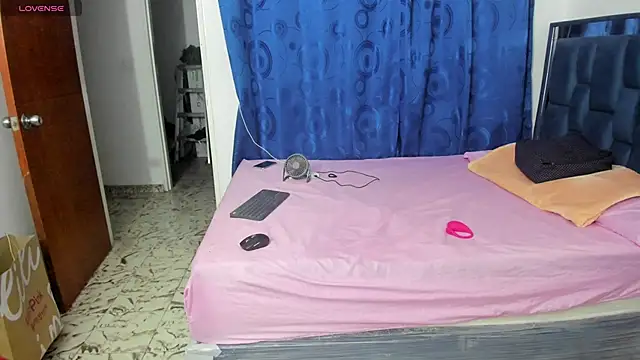 LupeAdams online show from February 11, 2:57 am