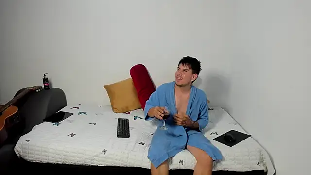 Snapshot of katrinaysanti chatting on August 6, 4:58 am katrinaysanti online show from August 6, 4:58 am