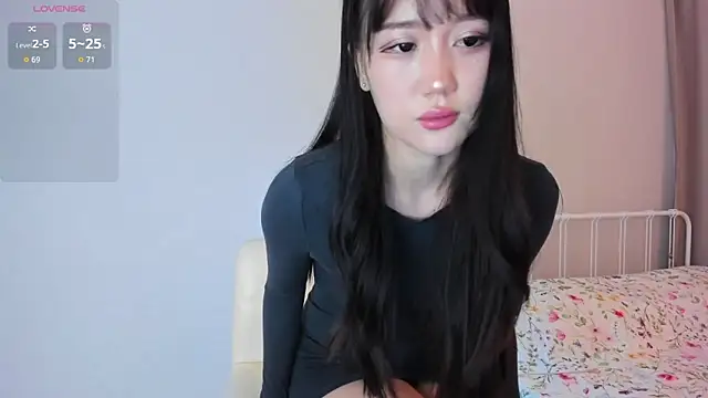 Snapshot of AmiliYan chatting on May 13, 10:01 am AmiliYan online show from May 13, 10:01 am