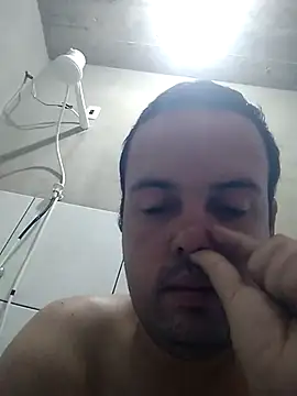 Snapshot of Masterfeett chatting on July 28, 9:03 pm Masterfeett online show from July 28, 9:03 pm