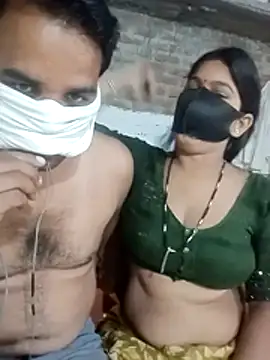 Snapshot of Indiansexycouple1 chatting on July 20, 5:33 am Indiansexycouple1 online show from July 20, 5:33 am