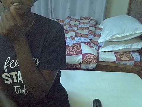 Snapshot of sweet_carmella chatting on July 13, 6:22 pm sweet carmella online show from July 13, 6:22 pm
