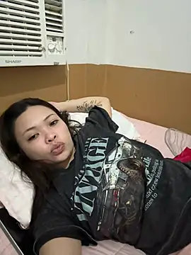 Snapshot of sweet_pinay143 chatting on July 25, 10:13 am sweet pinay143 online show from July 25, 10:13 am