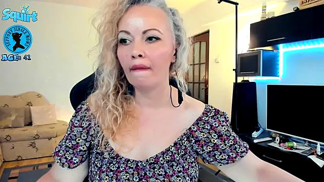 WhitneyLynn online show from September 12, 12:33 am