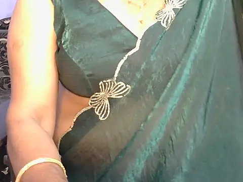 Snapshot of mallu_maya_dev chatting on July 15, 1:05 pm mallu maya dev online show from July 15, 1:05 pm