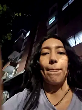 Snapshot of Evelyn_outdoors chatting on July 16, 2:06 am Evelyn outdoors online show from July 16, 2:06 am