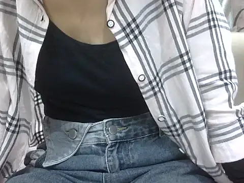 Snapshot of darling_bachha chatting on July 23, 2:15 pm darling bachha online show from July 23, 2:15 pm