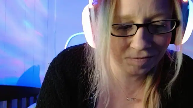 Snapshot of XxMs_StarzxX chatting on January 16, 4:07 am XxMs StarzxX online show from January 16, 4:07 am