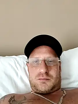 Snapshot of Jerald013Dutch chatting on July 16, 2:34 pm Jerald013Dutch online show from July 16, 2:34 pm