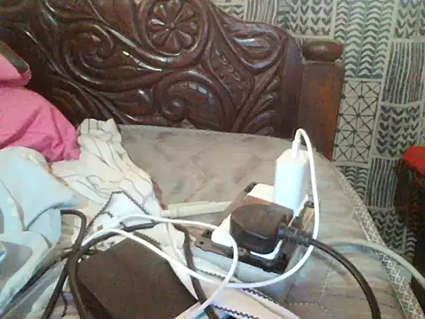 Snapshot of queenzulfa chatting on August 8, 9:00 am queenzulfa online show from August 8, 9:00 am