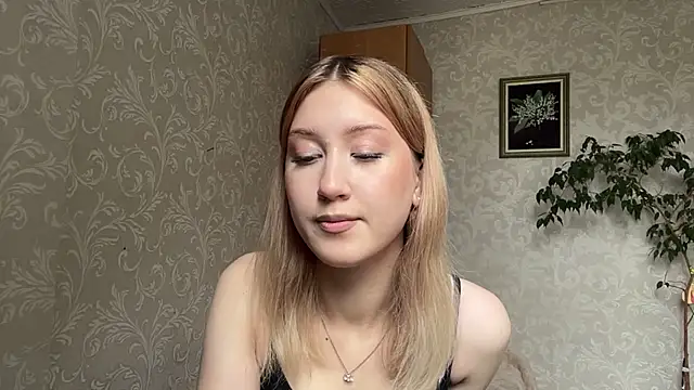 ArianneQuilantang online show from July 17, 10:11 am