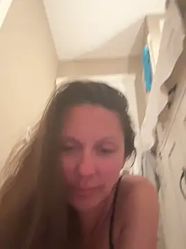 Snapshot of Bella_2323 chatting on July 17, 4:41 am Bella 2323 online show from July 17, 4:41 am