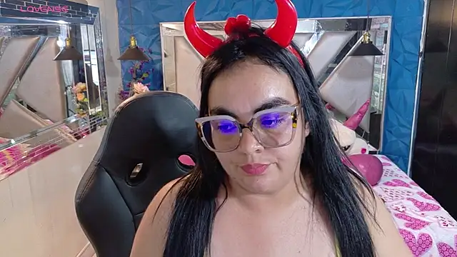 megan glenda online show from July 22, 9:06 pm