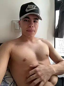 Snapshot of braw_fox chatting on July 17, 10:14 pm braw fox online show from July 17, 10:14 pm