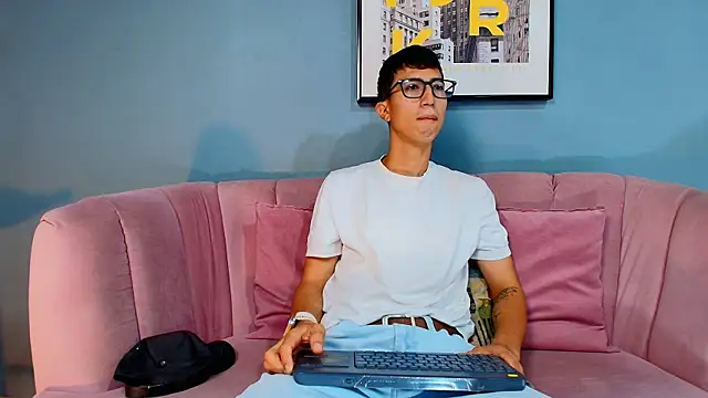 Snapshot of Keny_Romero chatting on July 22, 3:37 pm Keny Romero online show from July 22, 3:37 pm