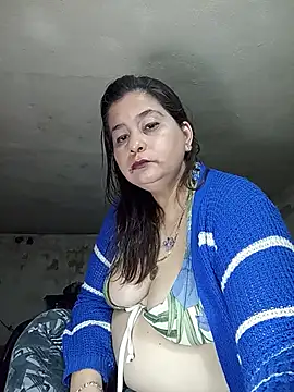 Snapshot of Cynthia186 chatting on July 26, 10:00 am Cynthia186 online show from July 26, 10:00 am