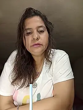 Snapshot of Cynthia186 chatting on July 27, 10:50 pm Cynthia186 online show from July 27, 10:50 pm
