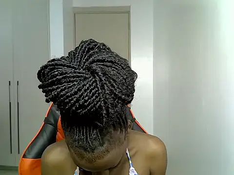 spot curvy online show from August 6, 12:23 am