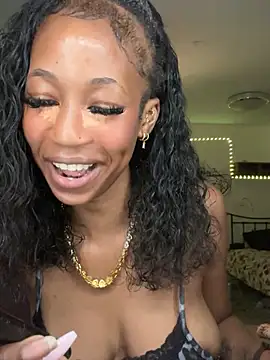 Snapshot of amina_x chatting on August 1, 10:30 pm amina x online show from August 1, 10:30 pm