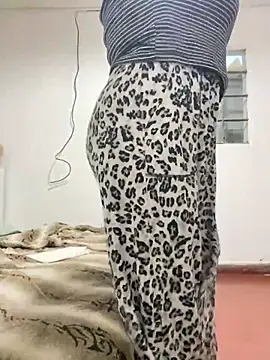ninaa81 online show from July 22, 8:33 pm