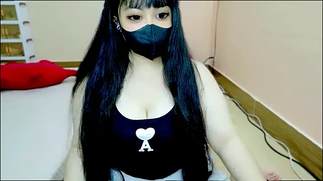 Snapshot of Lyne_tif chatting on August 10, 1:53 am Lyne tif online show from August 10, 1:53 am