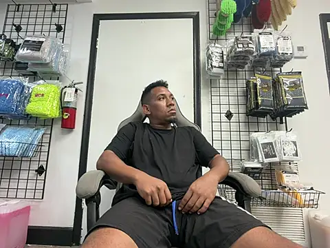 Snapshot of Herrokirkland chatting on July 21, 2:19 pm Herrokirkland online show from July 21, 2:19 pm