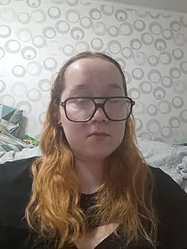 Snapshot of FionaDior chatting on July 21, 5:59 pm FionaDior online show from July 21, 5:59 pm