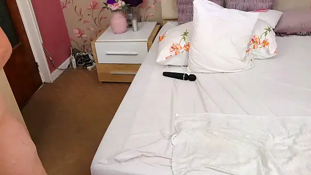 MatureMariah online show from December 13, 4:11 am