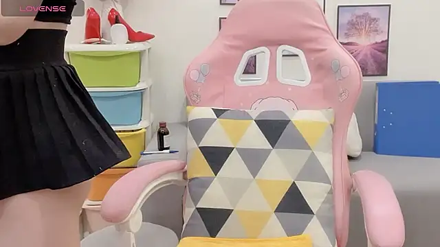 Snapshot of Katy_Bae chatting on February 27, 3:25 am Katy Bae online show from February 27, 3:25 am